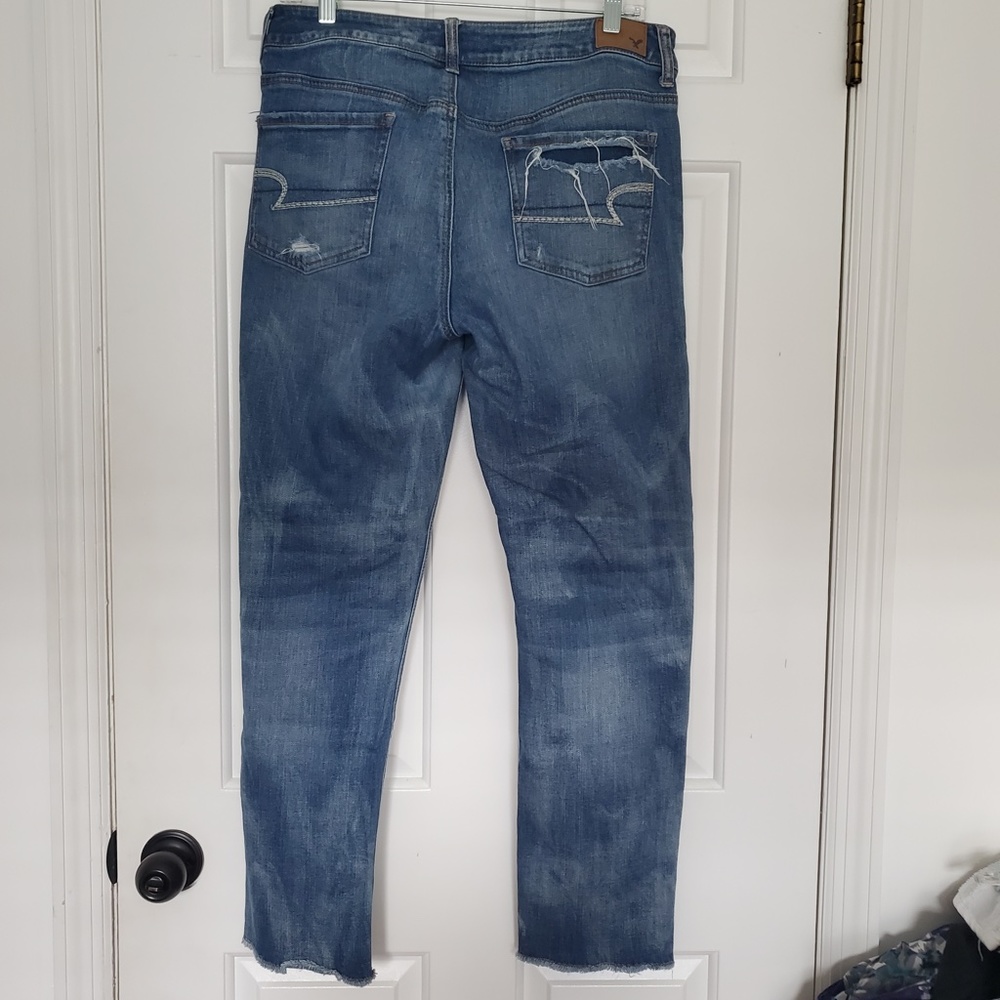 AE American Eagle Tomgirl ripped up blue jeans 10 regular distressed stretchy - Picture 6 of 9